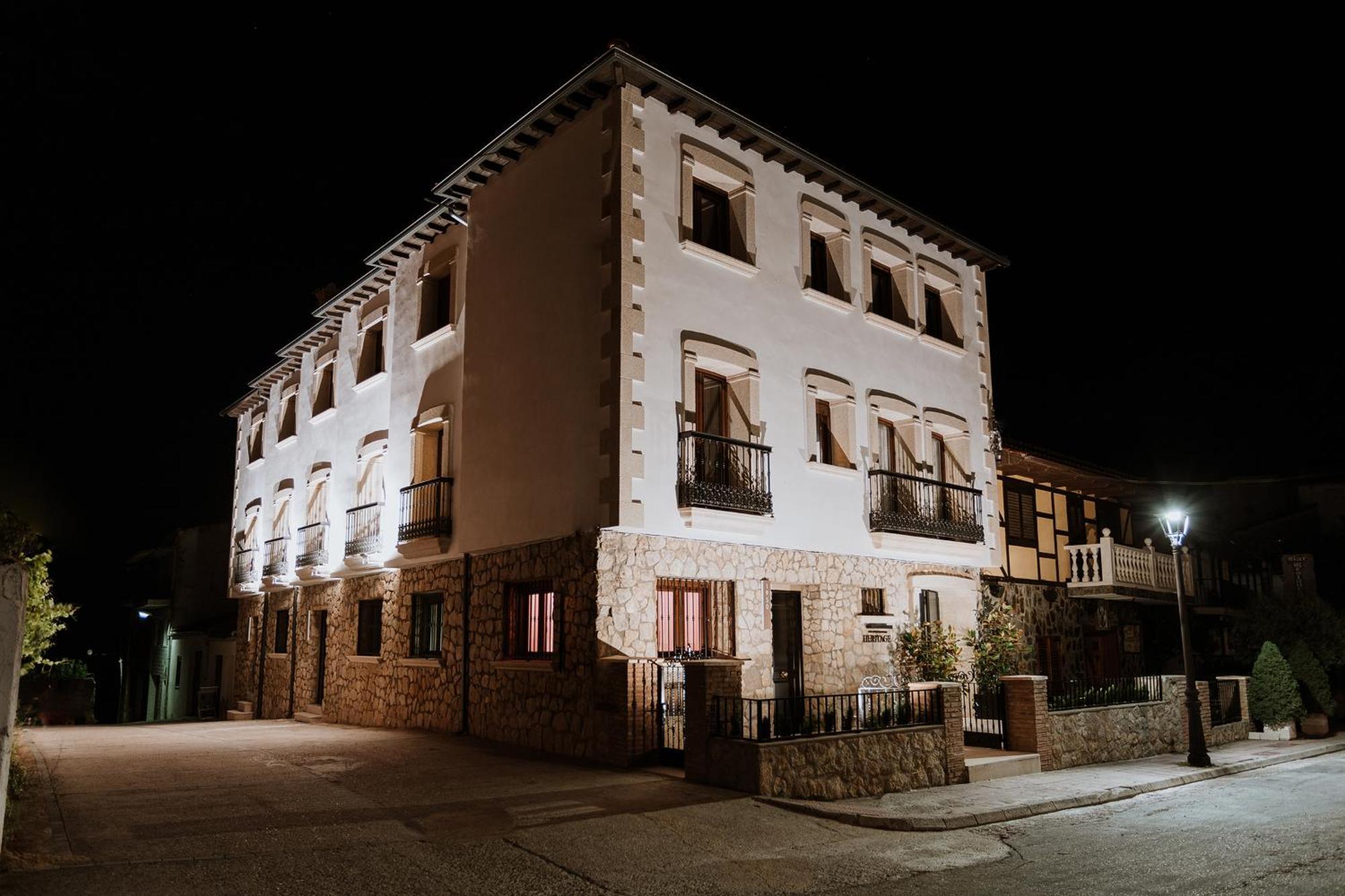 Apartamentos Boutique Heritage San Martin De Trevejo Exterior photo